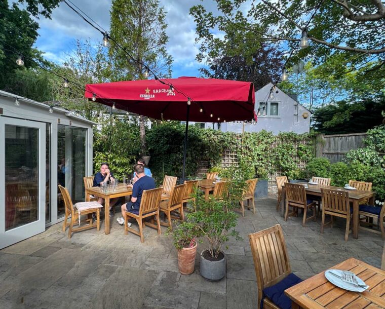 The garden of the Swan Inn, Claygate Surrey