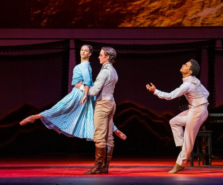 Francesca Hayward, Matthew Ball and Marcelino Sambé in Like Water for Chocolate. The Royal Ballet, Christopher Wheeldon © RBO 2022 Tristram Kenton