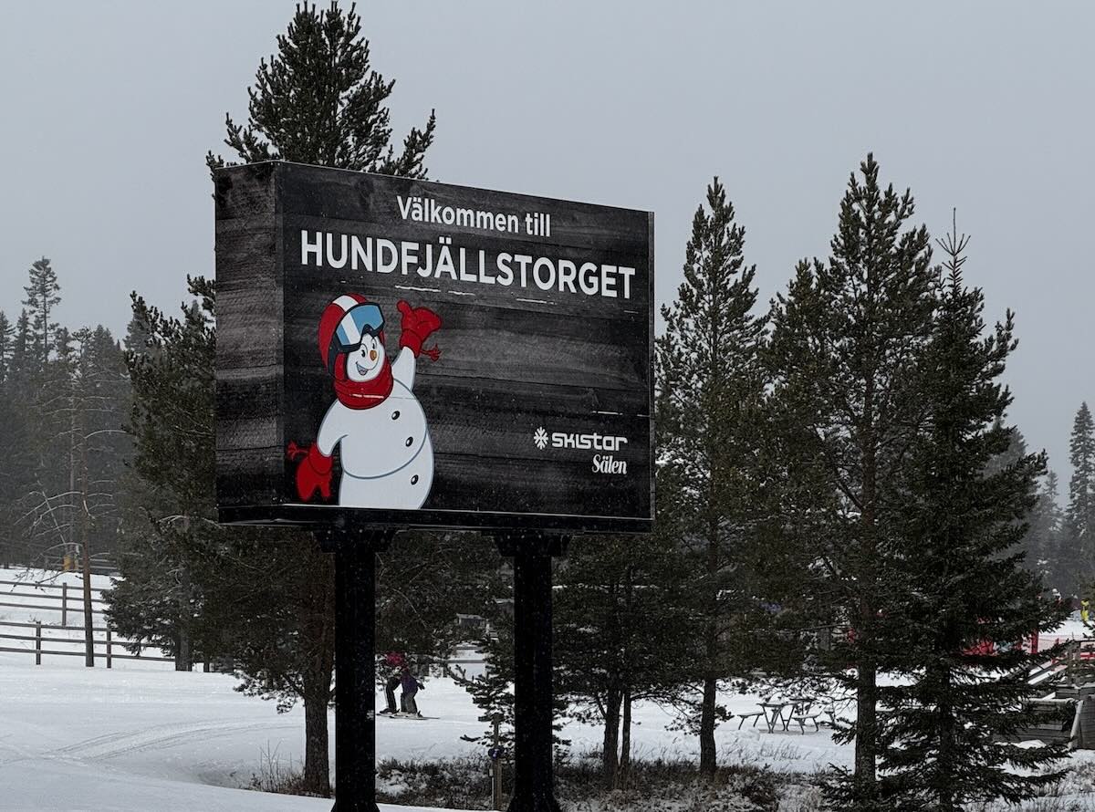 Sign Hundfjället - Valle the Snowman