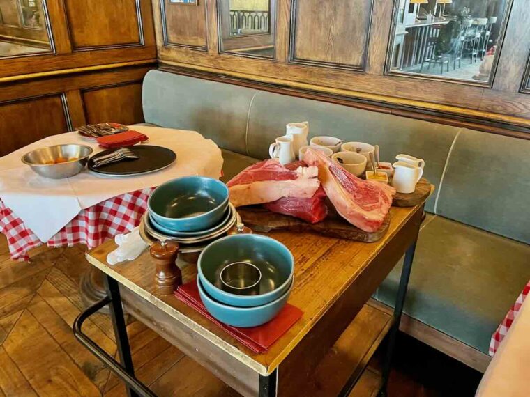Table with the cuts prepared