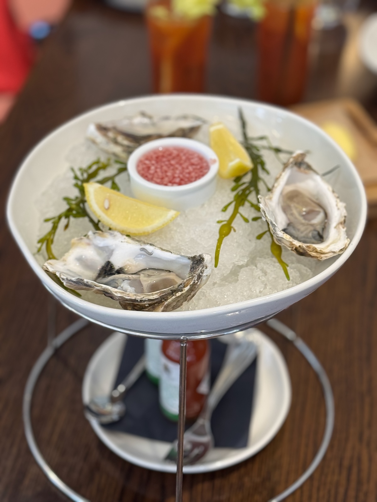 Oysters on a stand
