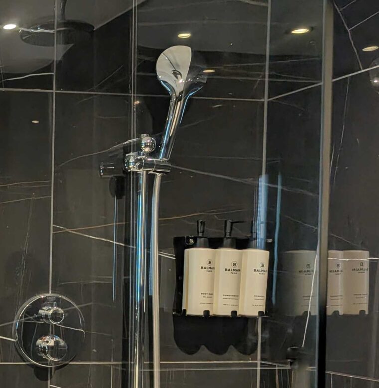 Shower at Sofitel Gatwick North Terminal