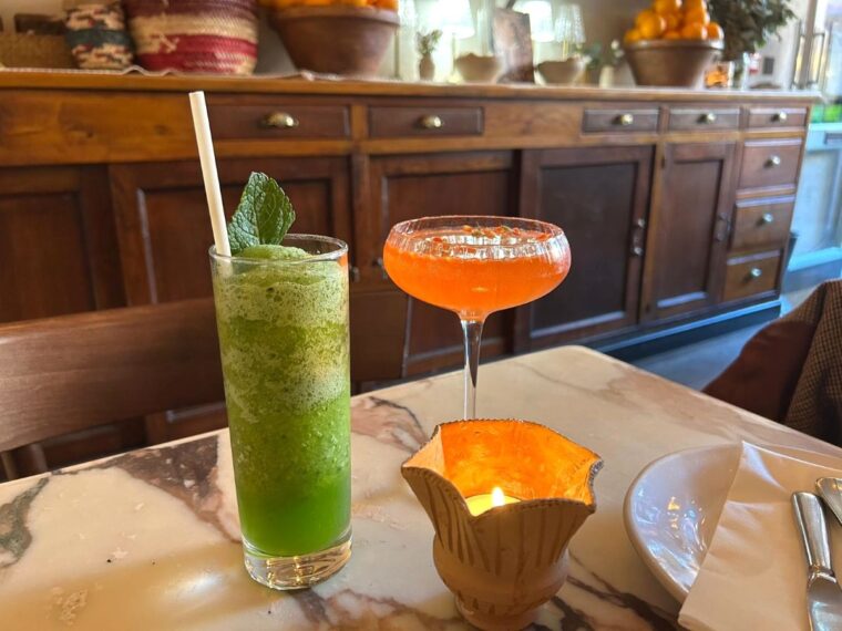 Lime mint juice and a non-alcoholic gin and rose cocktail at Villa Mamas restaurant.