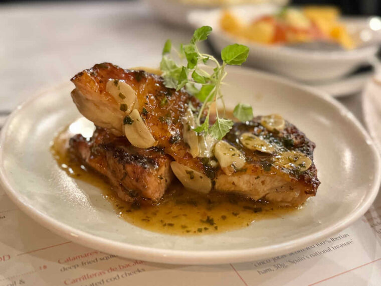 Pollo al ajillo”, pan-fried chicken at London tapas restaurant El Pirata of Mayfair