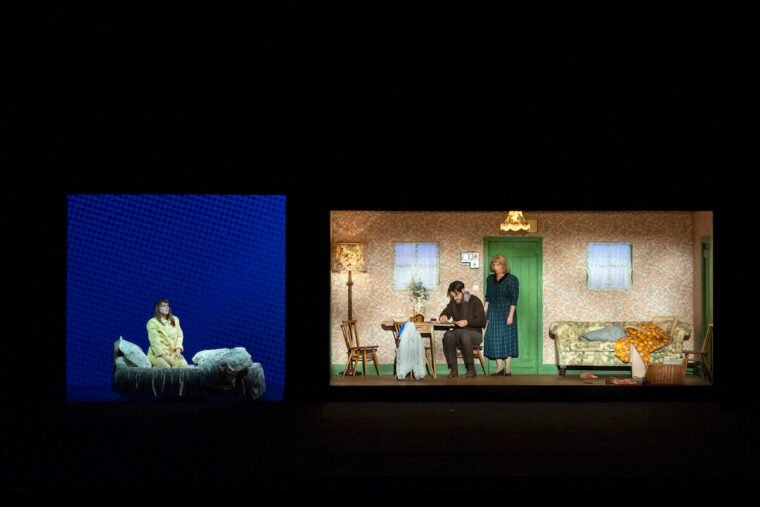 Bobbie (Jessica Cale), Mr Tapolski (Edward Hawkins) and Cathy (Rachael Lloyd). The Railway Children, Glyndebourne Autumn Season 2025