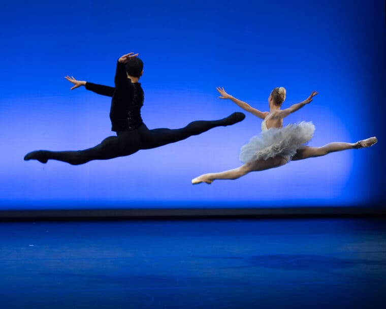 London City Ballet, Josué Gomez and Constance Devernay-Laurence in Ashley Page's Larina Waltz