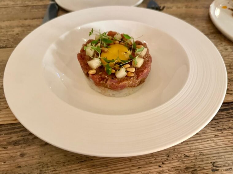 Beef tartare Oui Madame