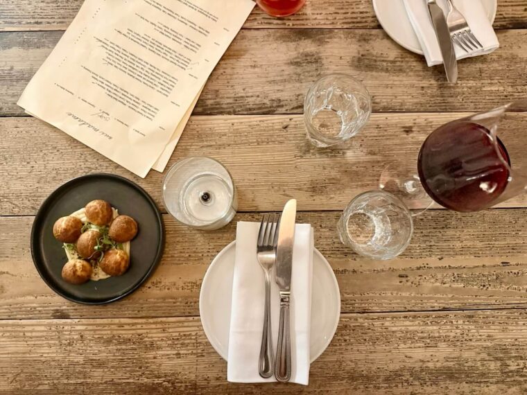 Table setting Oui Madame