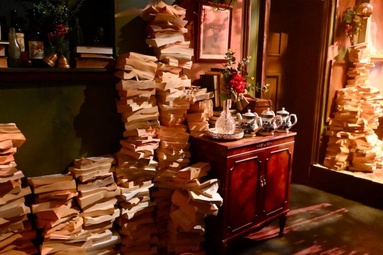 The Great Christmas Feast, The Lost Estate