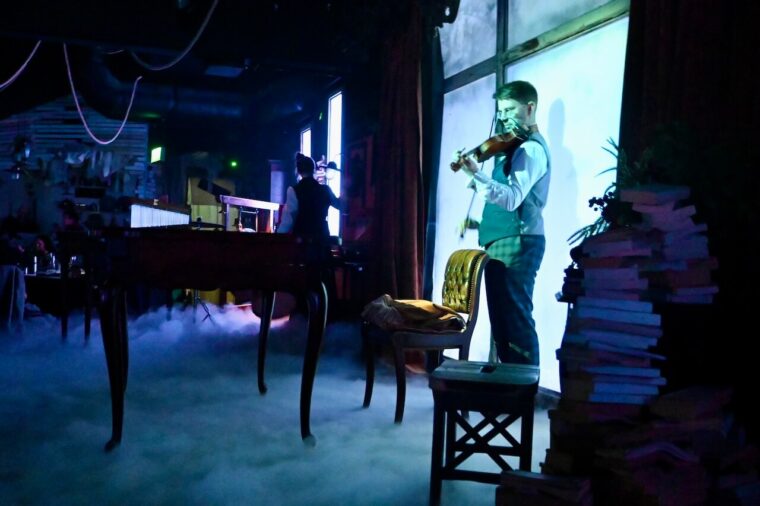 Violinist The Great Christmas Feast, The Lost Estate