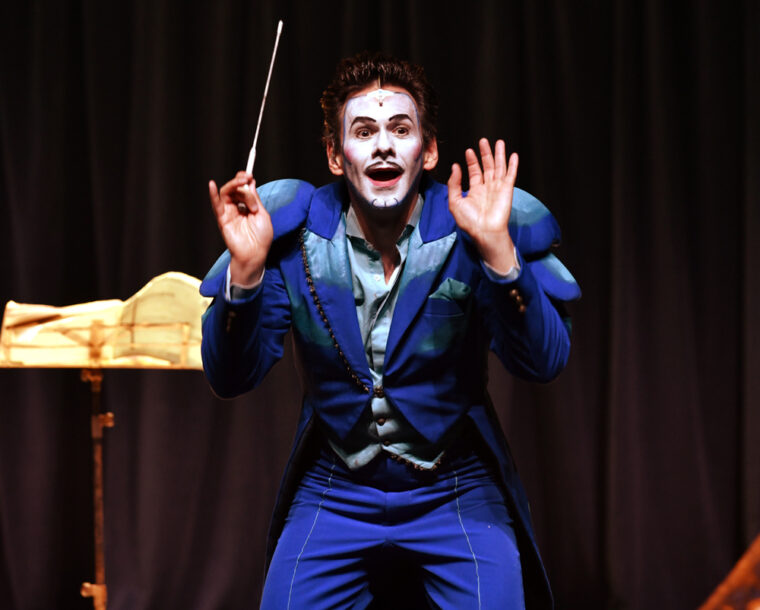 Enrique in The Opera Locos, Image Credit Março 2023