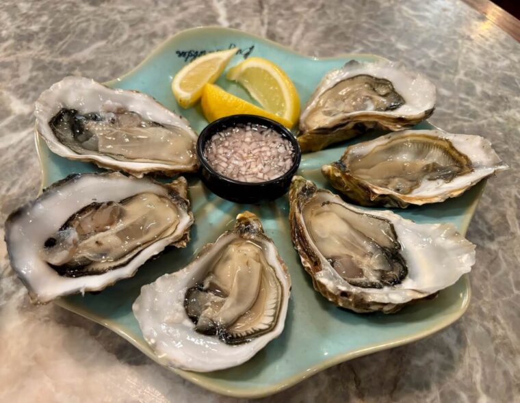 Burger & Lobster Soho oysters