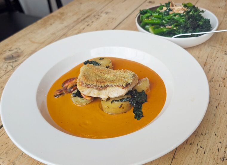 Market Fish with tomato bisque - Salut!