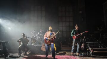 Cast of Manic Street Creature. Image credit Johan Persson