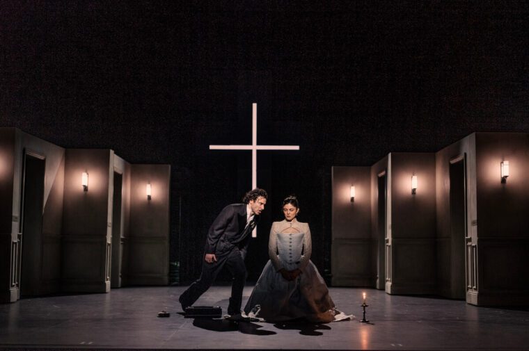 Aidan Turner (Vicomte de Valmont) and Monica Barbaro (Madame de Tourvel) in Les Liaisons Dangereuses at the National Theatre. Photographer Sarah Lee LLD027