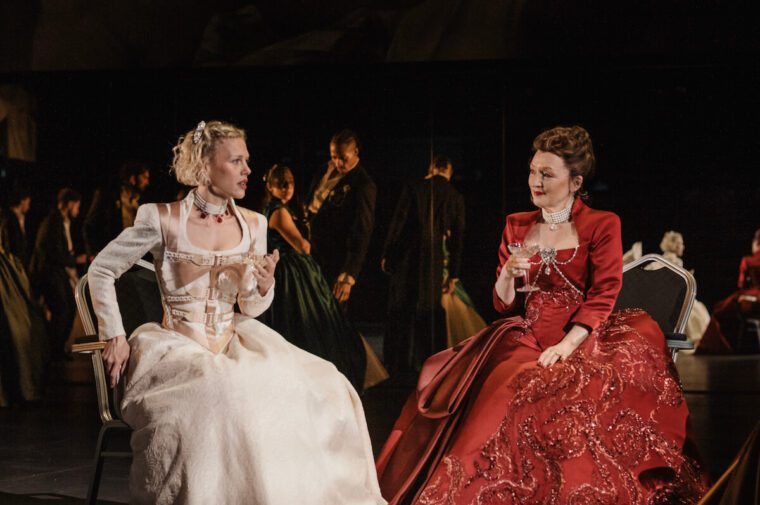 Hannah van der Westhuysen (Cécile de Volanges) and Lesley Manville (Marquise de Merteuil) in Liaisons Dangereuses at the National Theatre. Photographer Sarah Lee LLD069