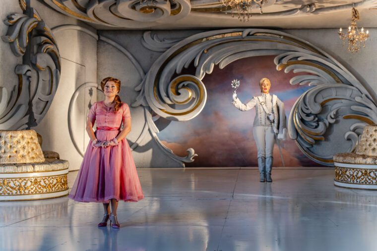 Der Rosenkavalier, Garsington Opera. Sophie and Octavian in the presentation of the rose