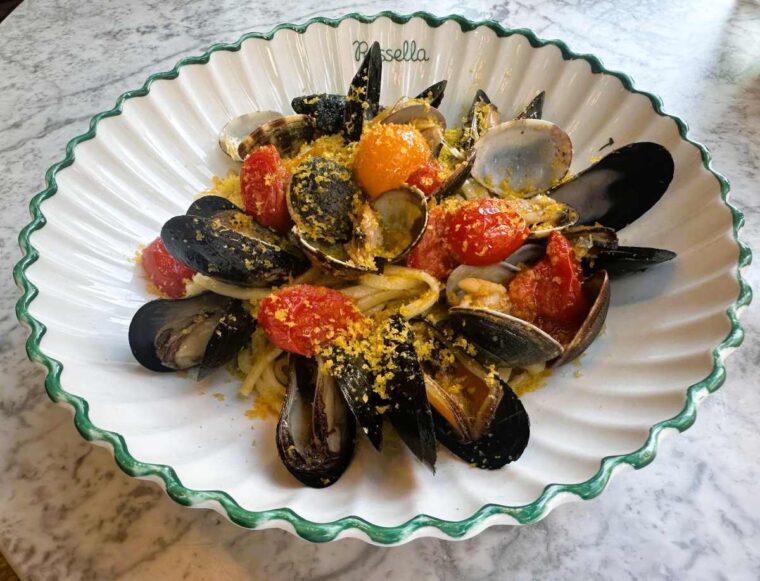 Rossella tonarelli with mussels and clams