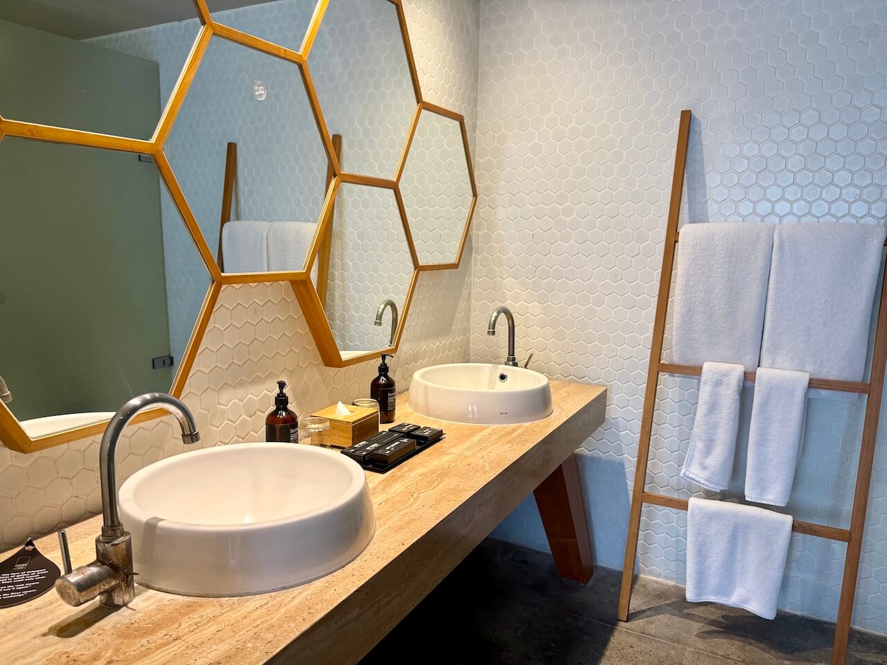 Bathroom Cross Paasha Bali Seminyak