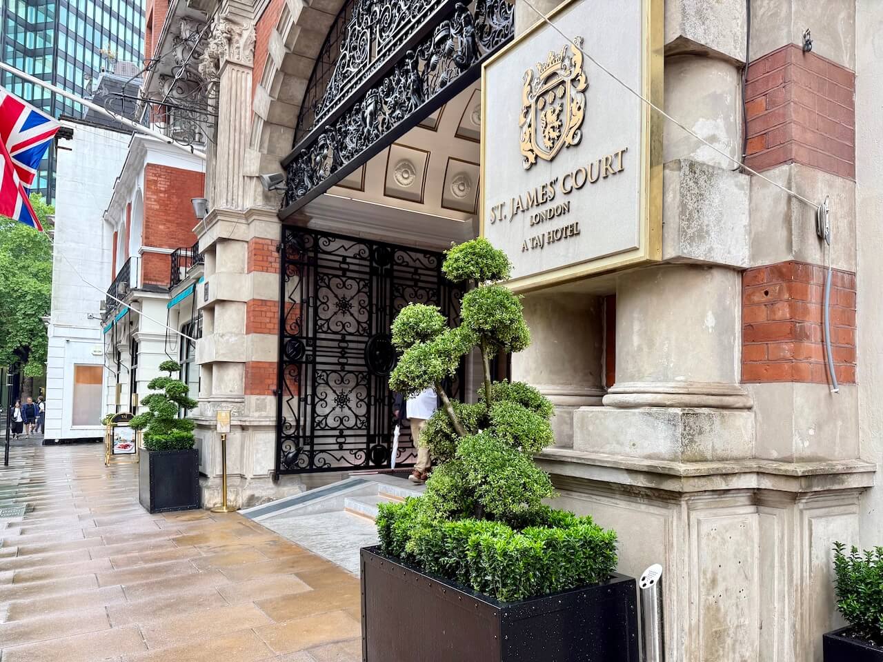 Exterior St. James' Court, A Taj Hotel