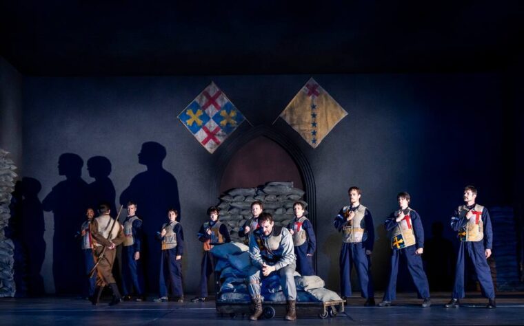I Puritani - castle