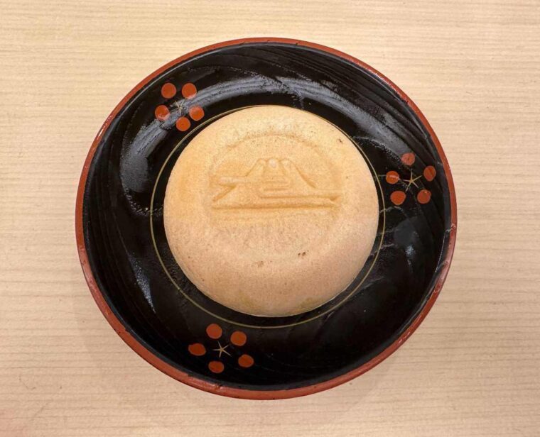 Roketsu monaka ice cream - rice wafer filled with matcha ice cream, chocolate and red beans