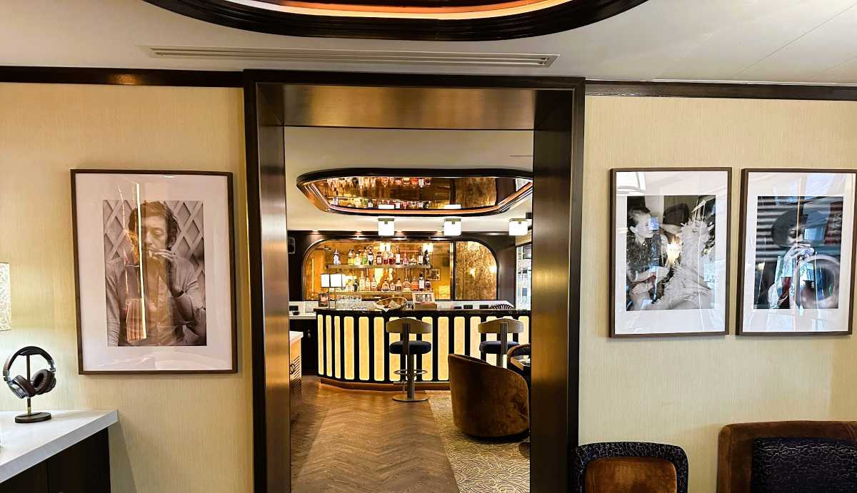 Minuit Express Bar at la Bourdonnais