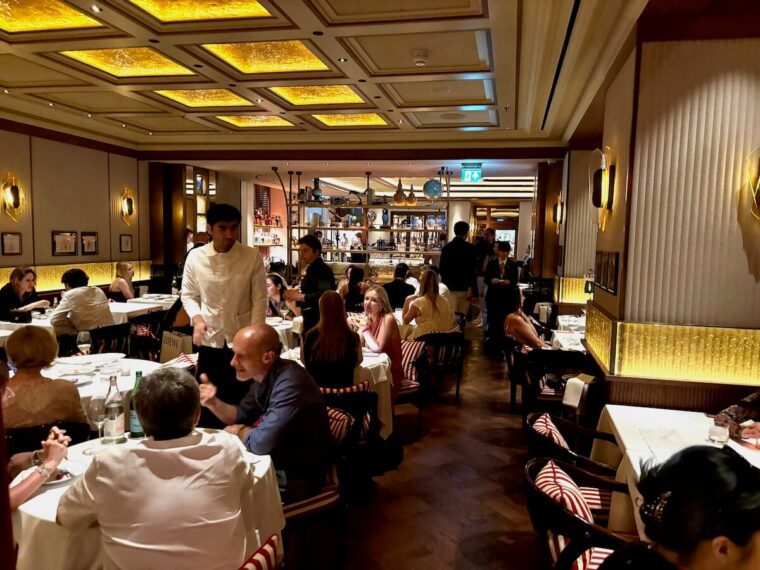 LANGOSTERIA London dining room