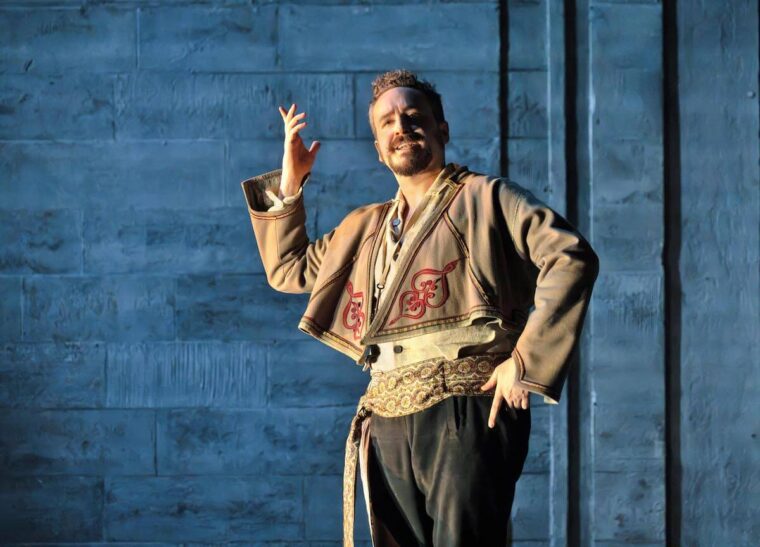 Pedrillo (Thomas Cilluffo). Die Entführung aus dem Serail, Glyndebourne