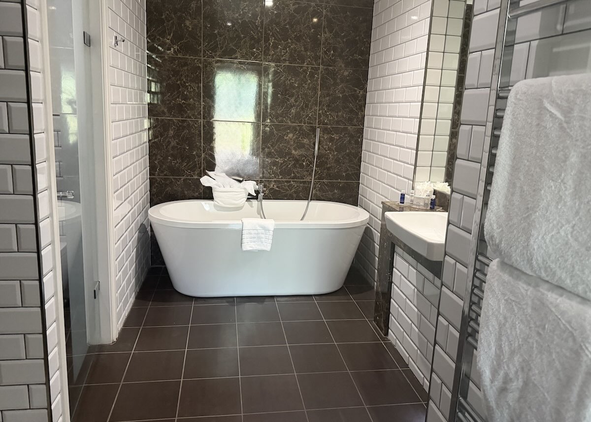 Ramside Hall bathroom