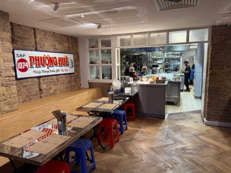 Downstairs with kitchen in Cô Thành, Covent Garden