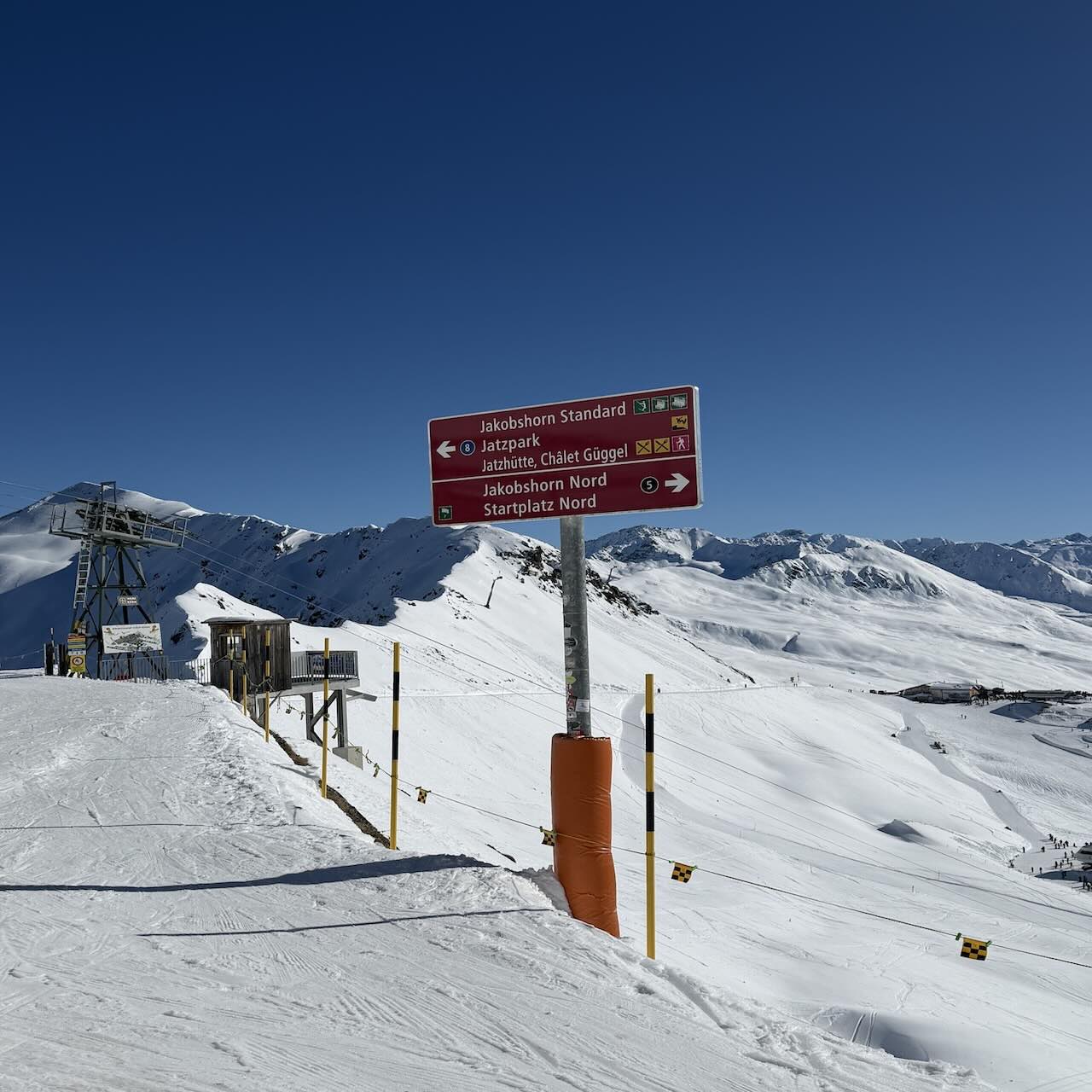 Signpost top of Jakobshorn