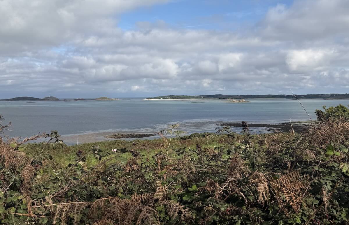 Looking towards Tresco and St Martin's from Bar Point