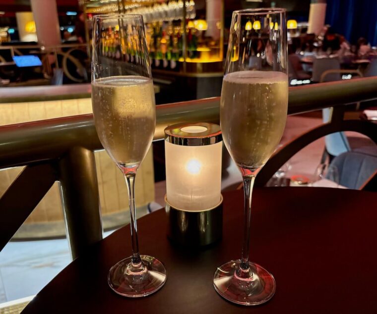 QUAGLINOS FIZZ